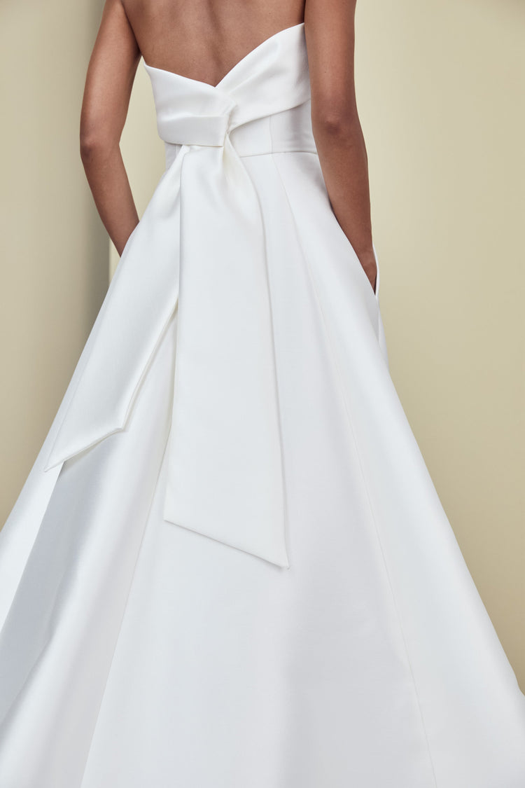 Rainey, dress from Collection Bridal by Nouvelle Amsale, Fabric: mikado